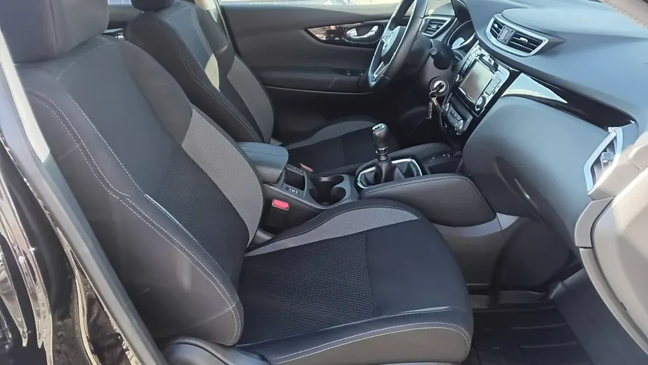 NISSAN Qashqai -