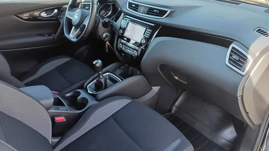 NISSAN Qashqai -