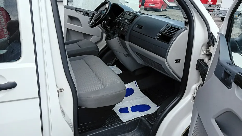 VOLKSWAGEN Caravelle -