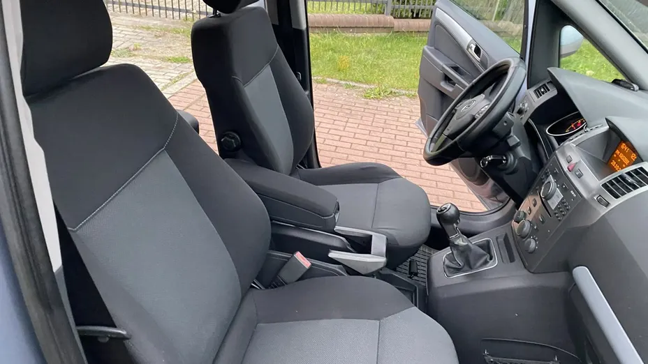 OPEL Zafira -