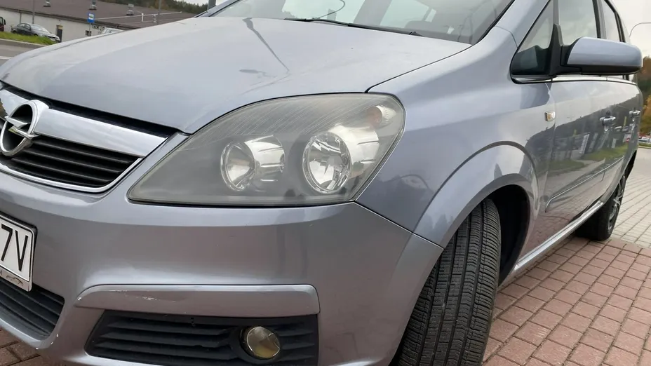 OPEL Zafira -