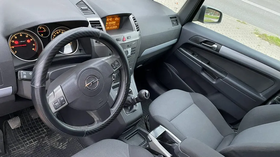 OPEL Zafira -