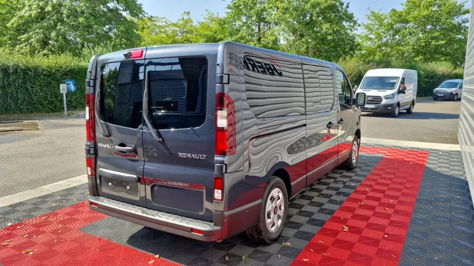 RENAULT Trafic -