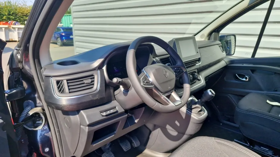 RENAULT Trafic -