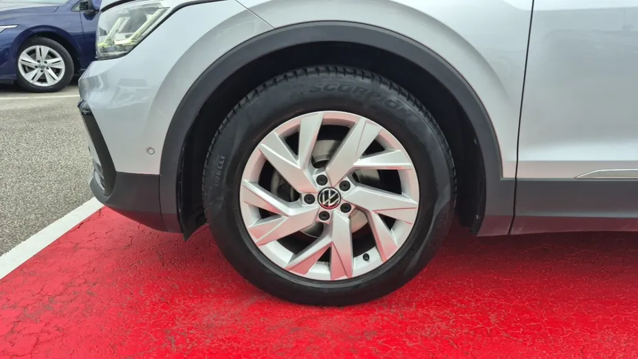 Volkswagen Tiguan -