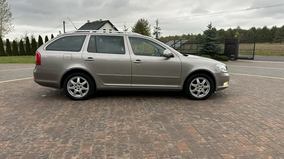 SKODA Octavia -