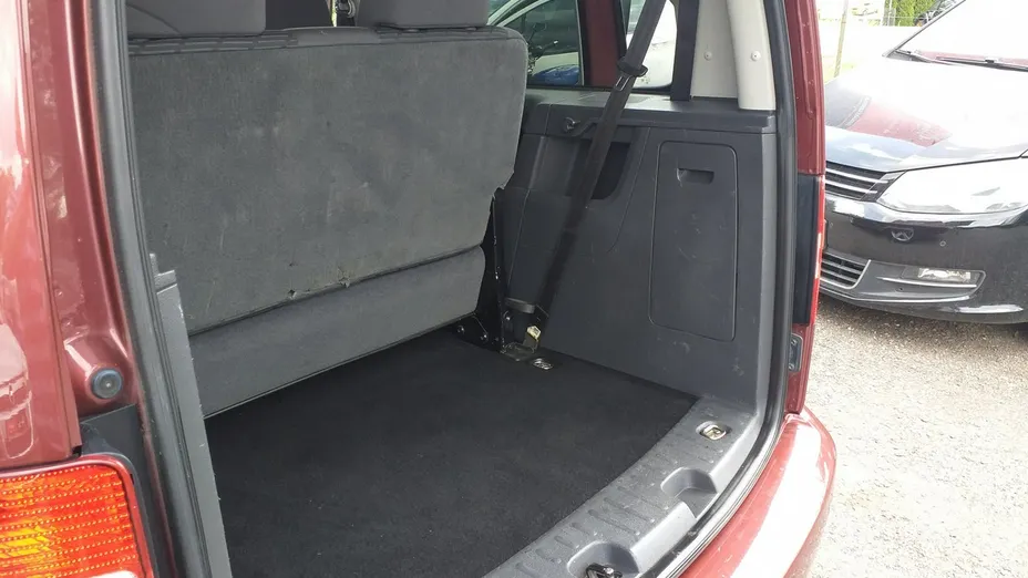 VOLKSWAGEN Caddy -