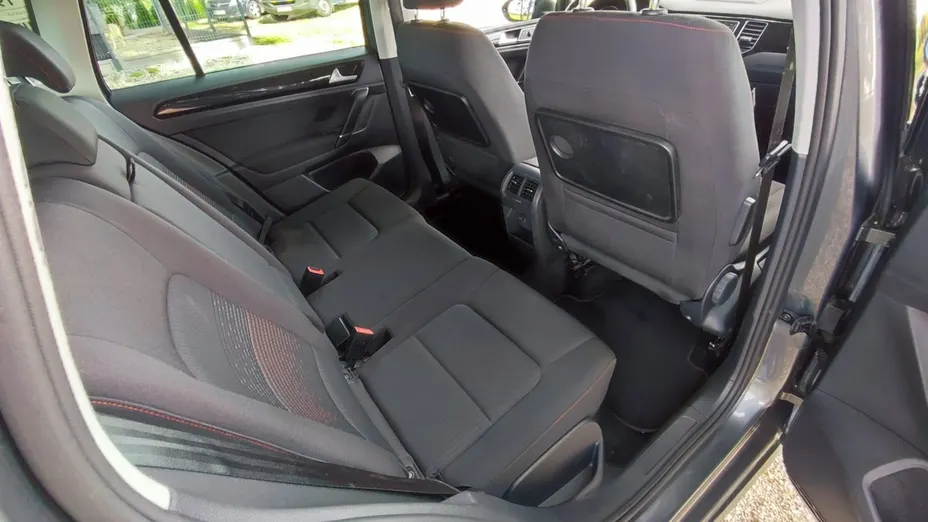 VOLKSWAGEN Golf Sportsvan -