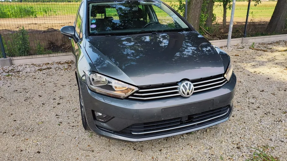 VOLKSWAGEN Golf Sportsvan -