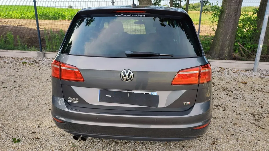VOLKSWAGEN Golf Sportsvan -