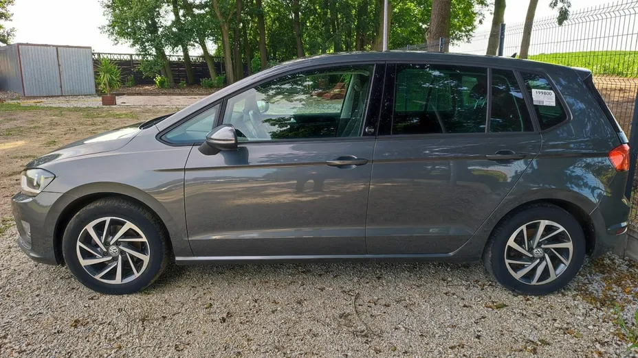 VOLKSWAGEN Golf Sportsvan -