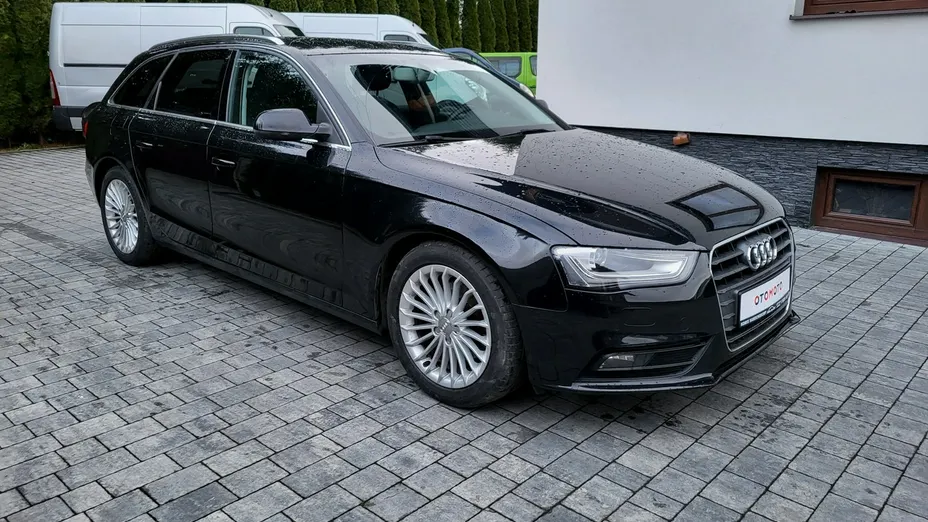 AUDI A4 -