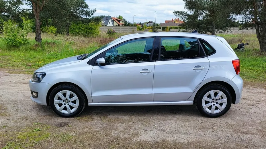 VOLKSWAGEN Polo -