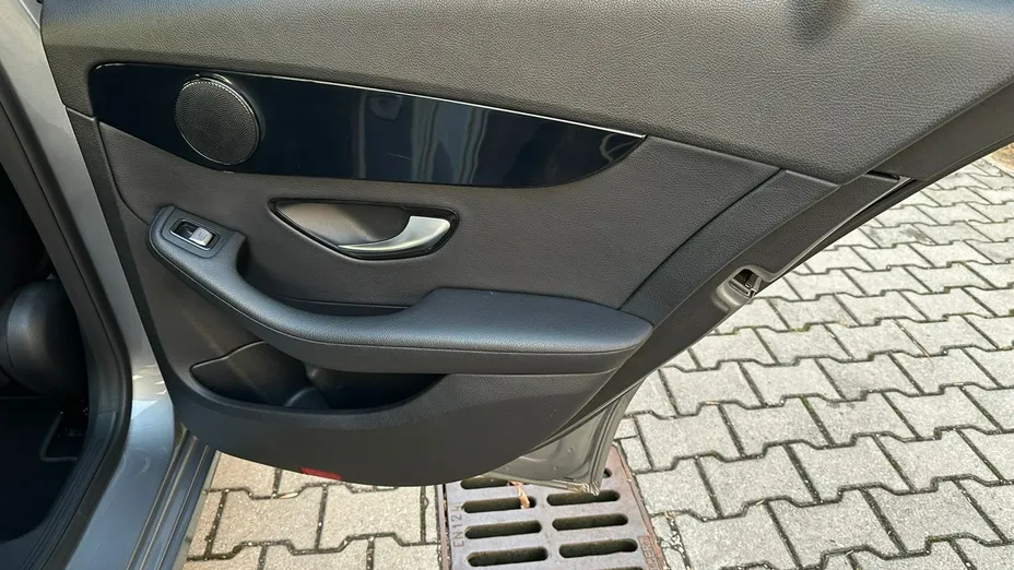 MERCEDES-BENZ C Klasa -