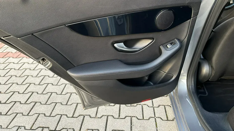 MERCEDES-BENZ C Klasa -