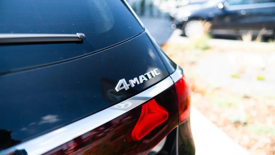 MERCEDES-BENZ E Klasa E 220 d mHEV 4-Matic AMG 9G-Tronic