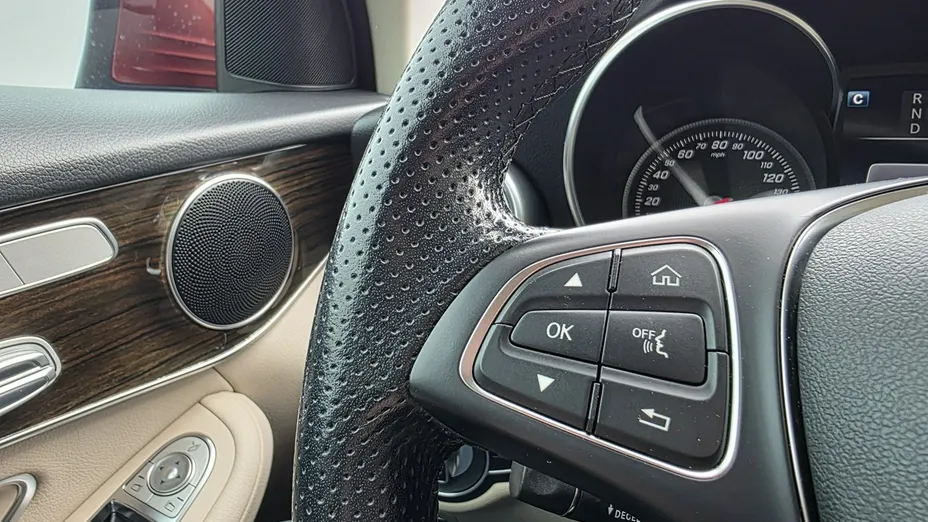 MERCEDES-BENZ GLC -