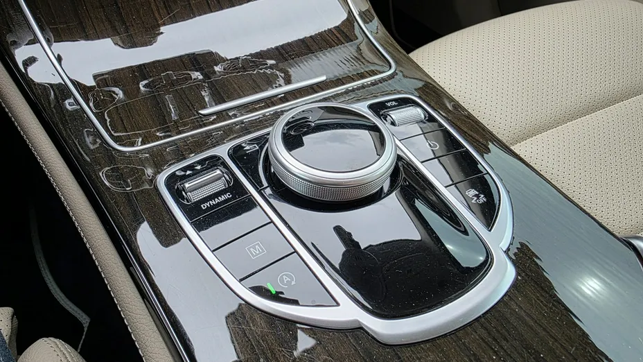 MERCEDES-BENZ GLC -