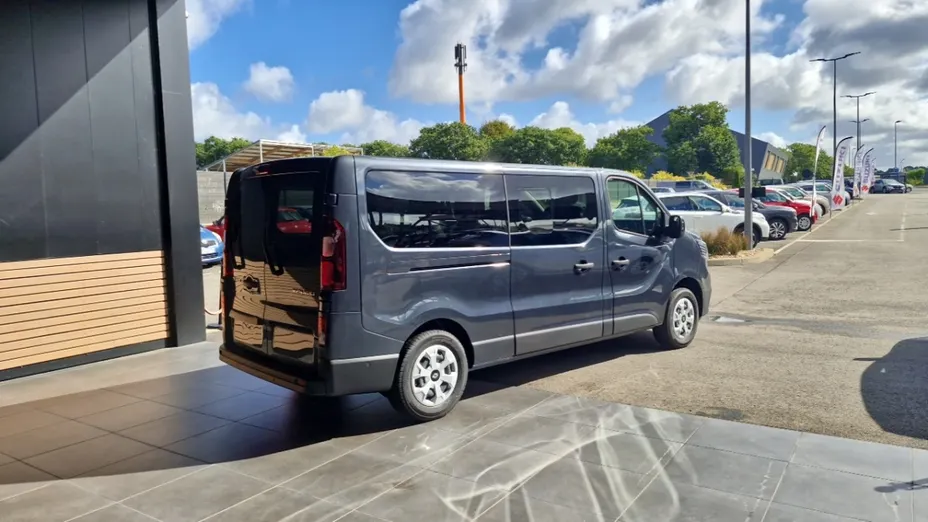 RENAULT Trafic -
