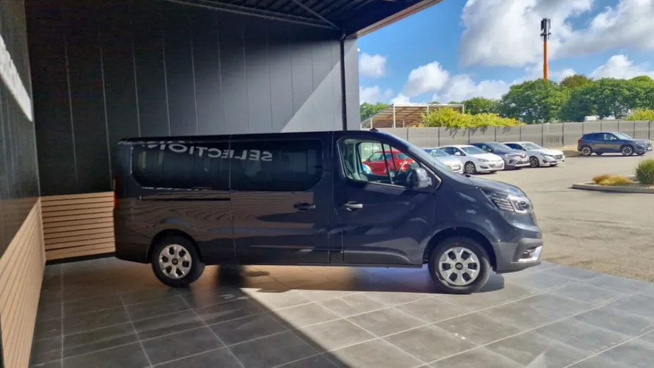 RENAULT Trafic -
