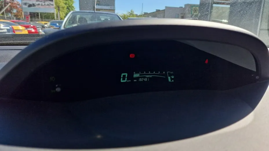 TOYOTA Yaris -