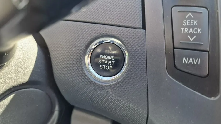 TOYOTA Yaris -