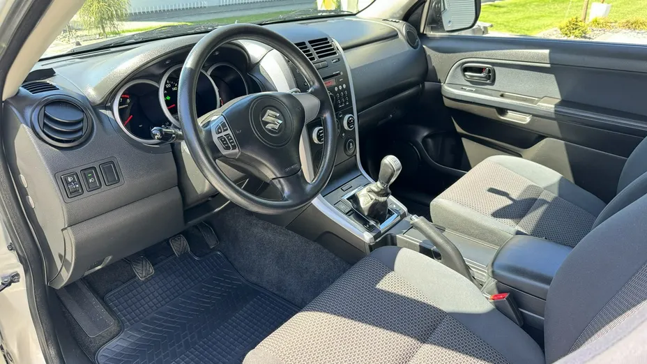 SUZUKI Grand Vitara -