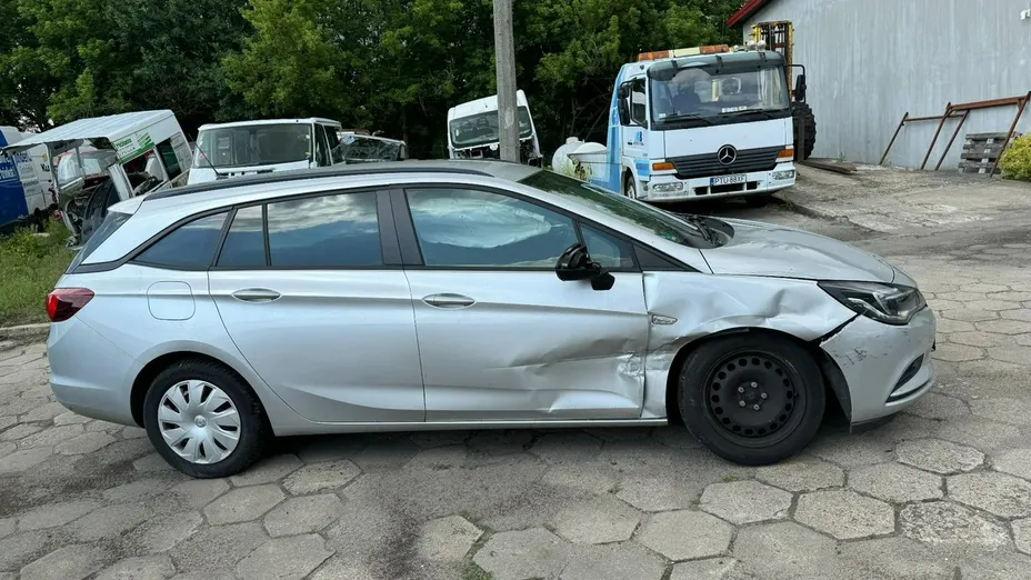 OPEL Astra -
