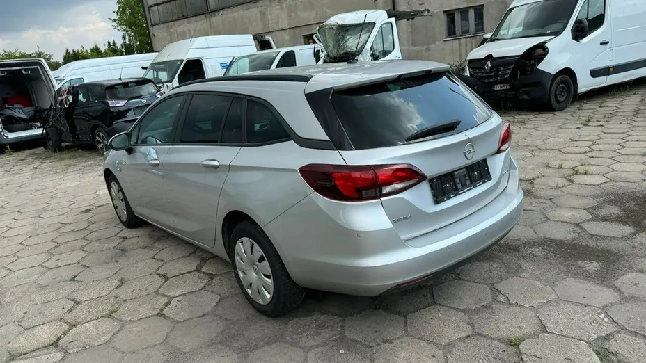OPEL Astra -