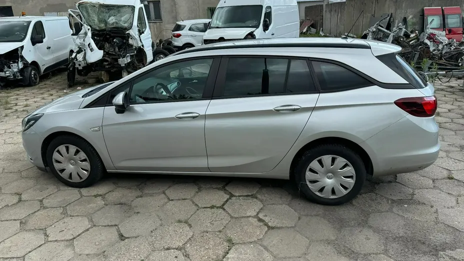 OPEL Astra -