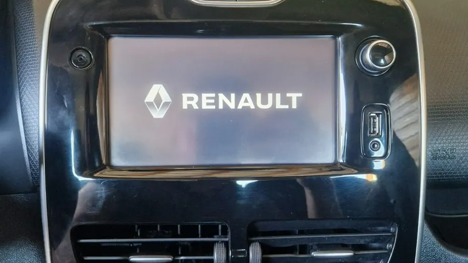 RENAULT Clio -