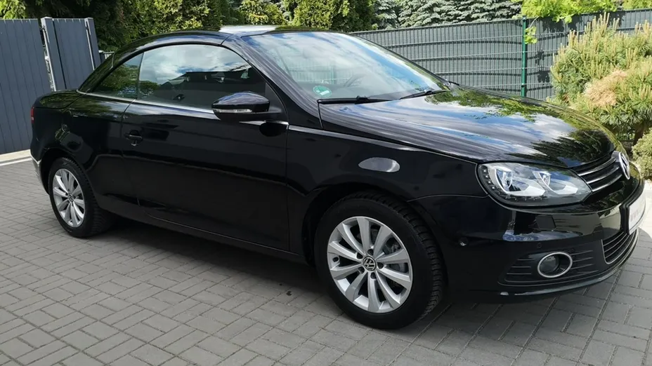 VOLKSWAGEN Eos -