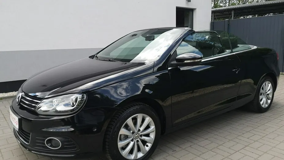 VOLKSWAGEN Eos -