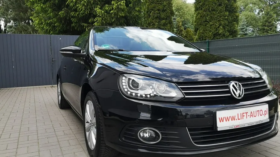 VOLKSWAGEN Eos -