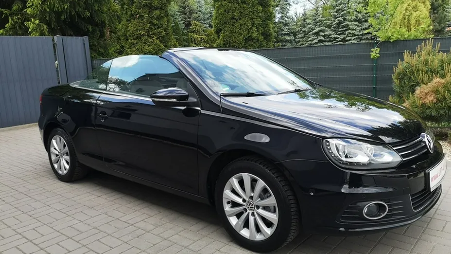 VOLKSWAGEN Eos -