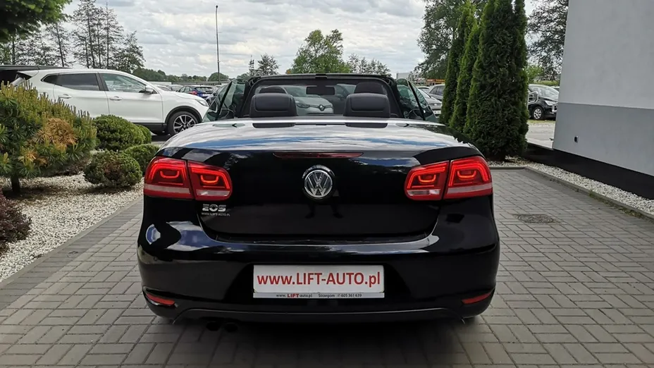 VOLKSWAGEN Eos -