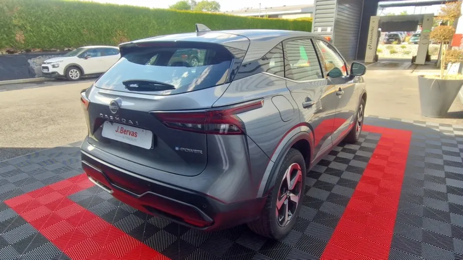 NISSAN Qashqai -