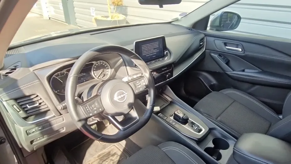NISSAN Qashqai -