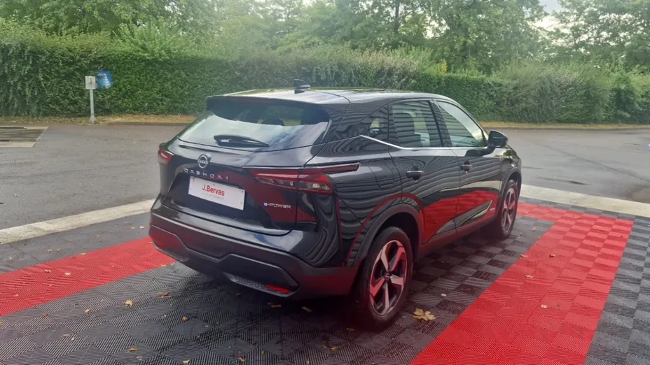NISSAN Qashqai -