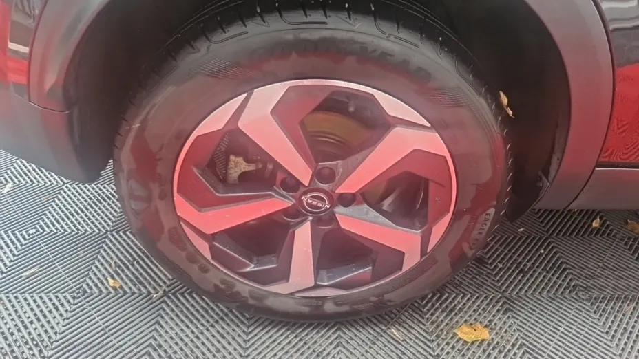 NISSAN Qashqai -