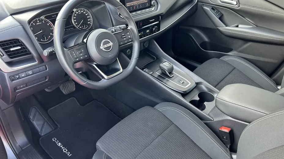 NISSAN Qashqai -