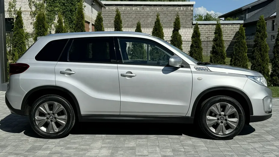 SUZUKI Vitara -