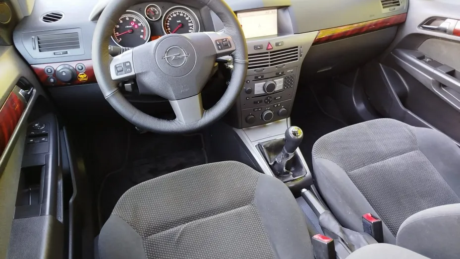 OPEL Astra -