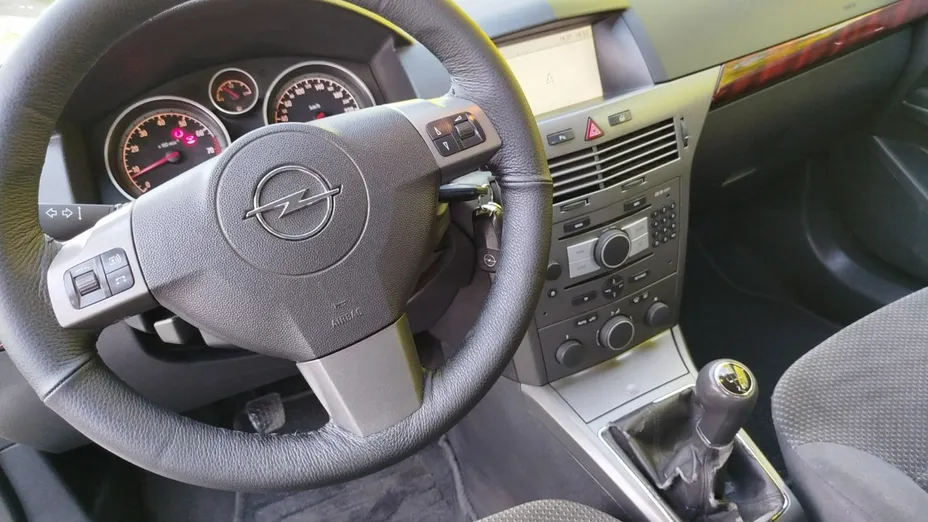 OPEL Astra -