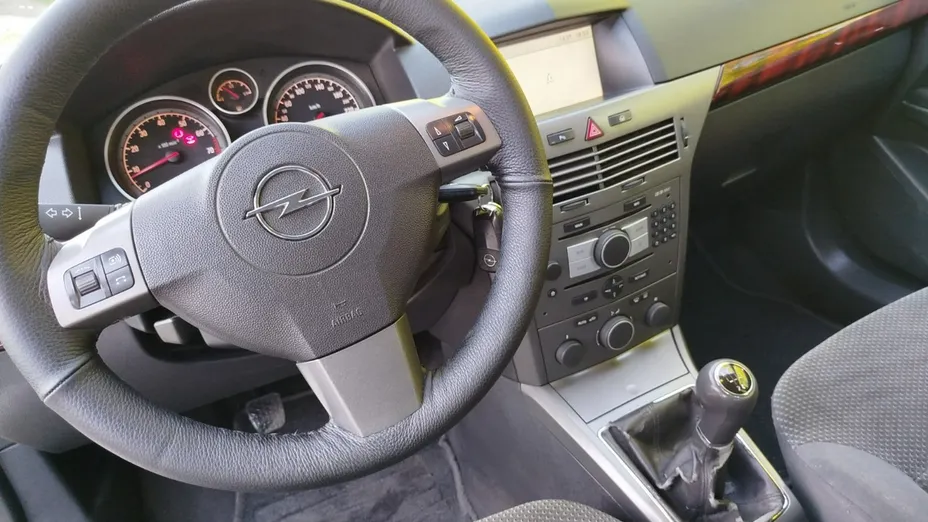 OPEL Astra -