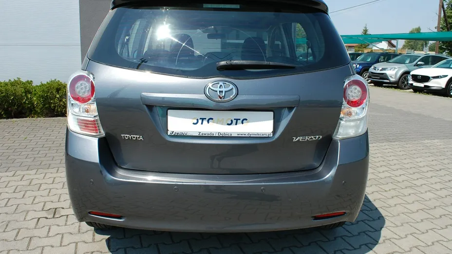 TOYOTA Verso -