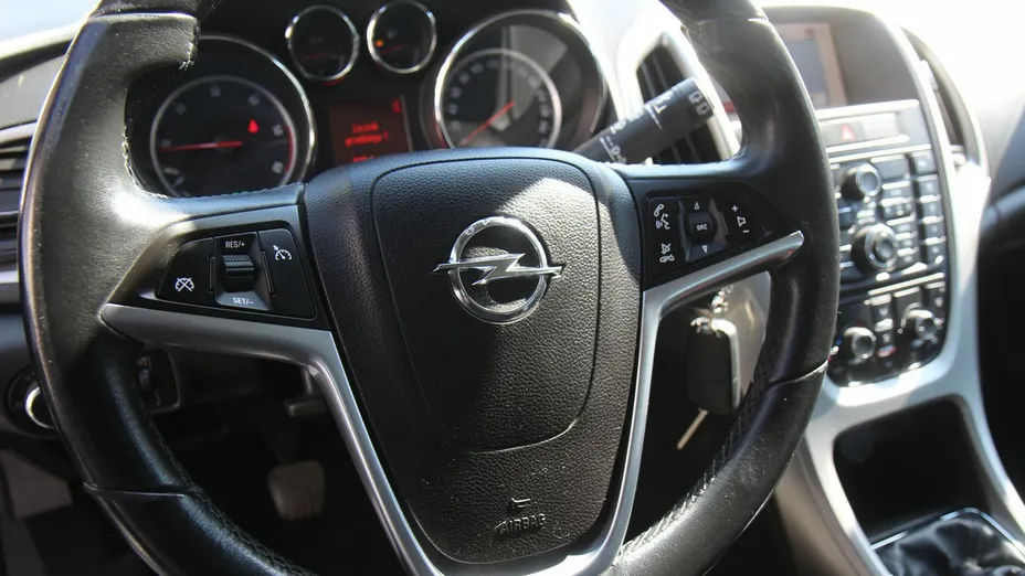 OPEL Astra -