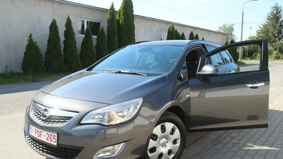 OPEL Astra -