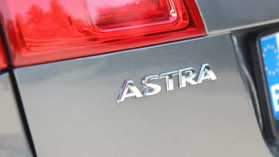OPEL Astra -