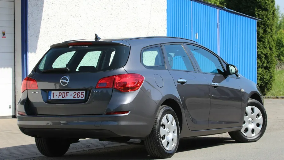 OPEL Astra -